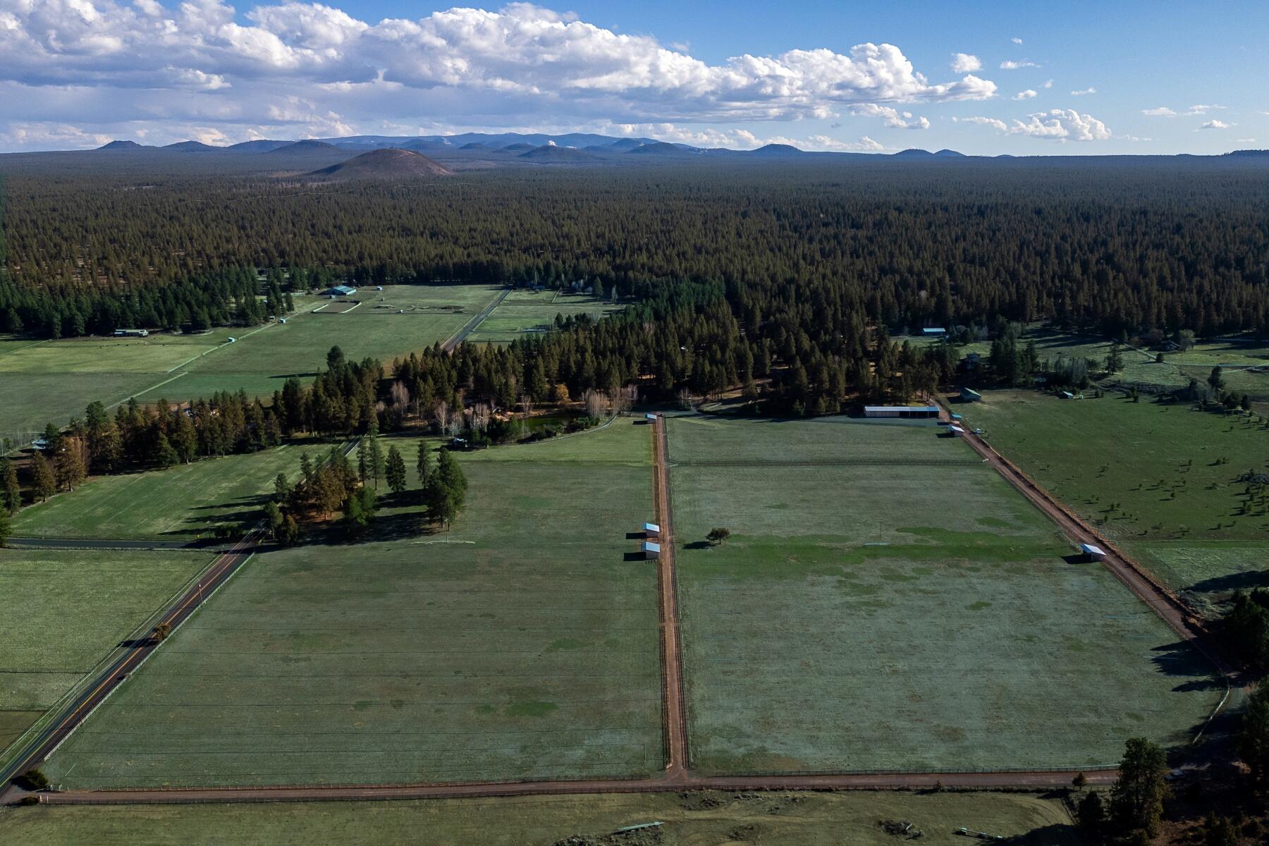 60405 Tekampe Road Bend, OR 97702 - Photo 7 of 51 batch_T05b