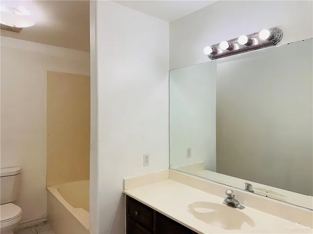 $2,000 | 1806 West 31st 1/2 Street, Mission, TX 78574