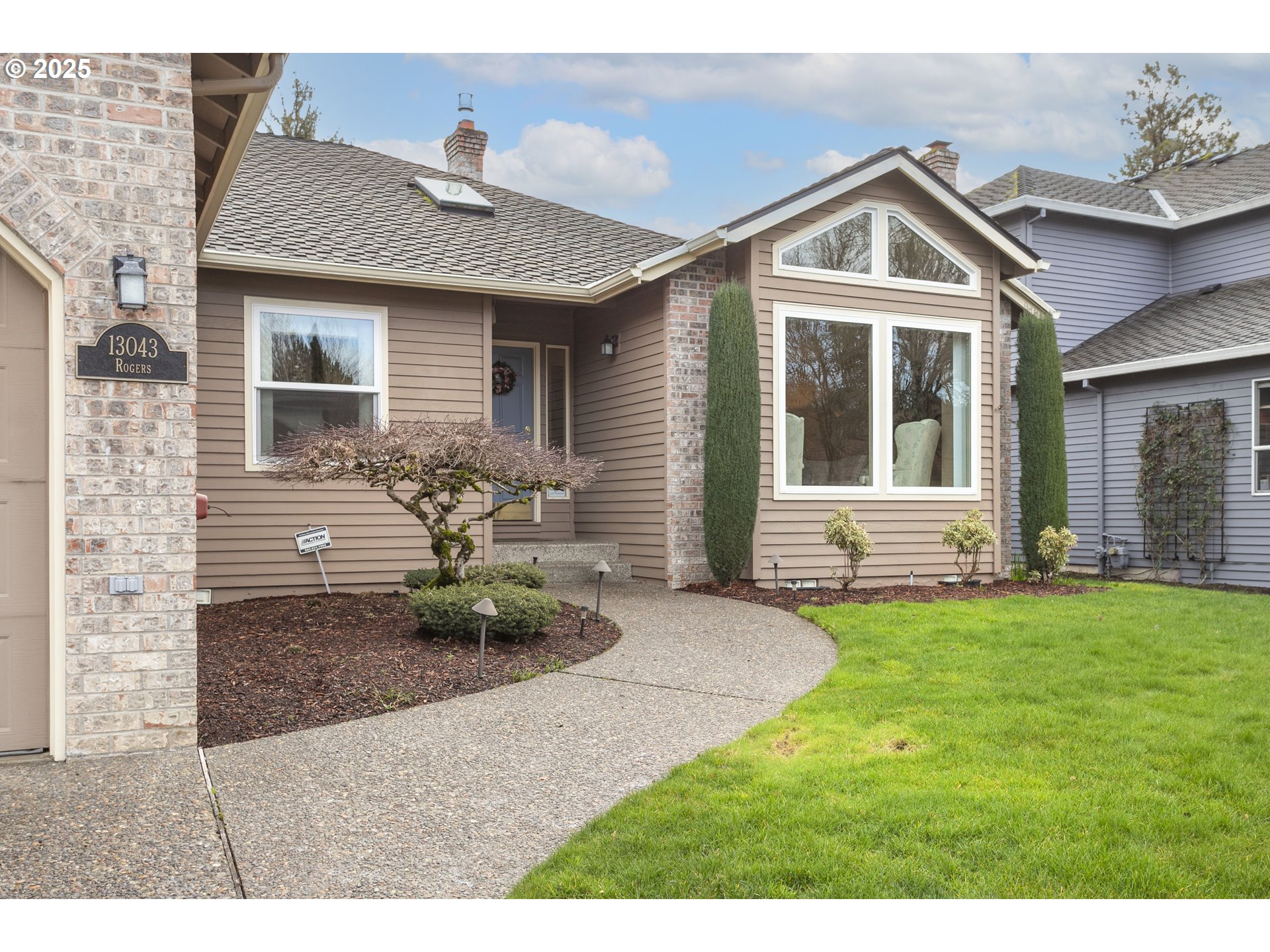 13043 Rogers Road Lake Oswego, OR 97035 - Photo 2 of 39 Gallery Image 2