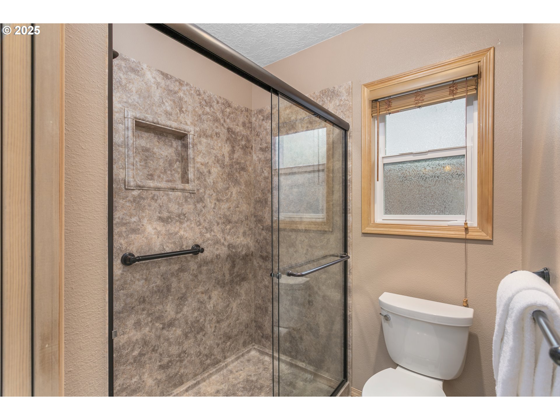 13043 Rogers Road Lake Oswego, OR 97035 - Photo 34 of 39 Gallery Image 34