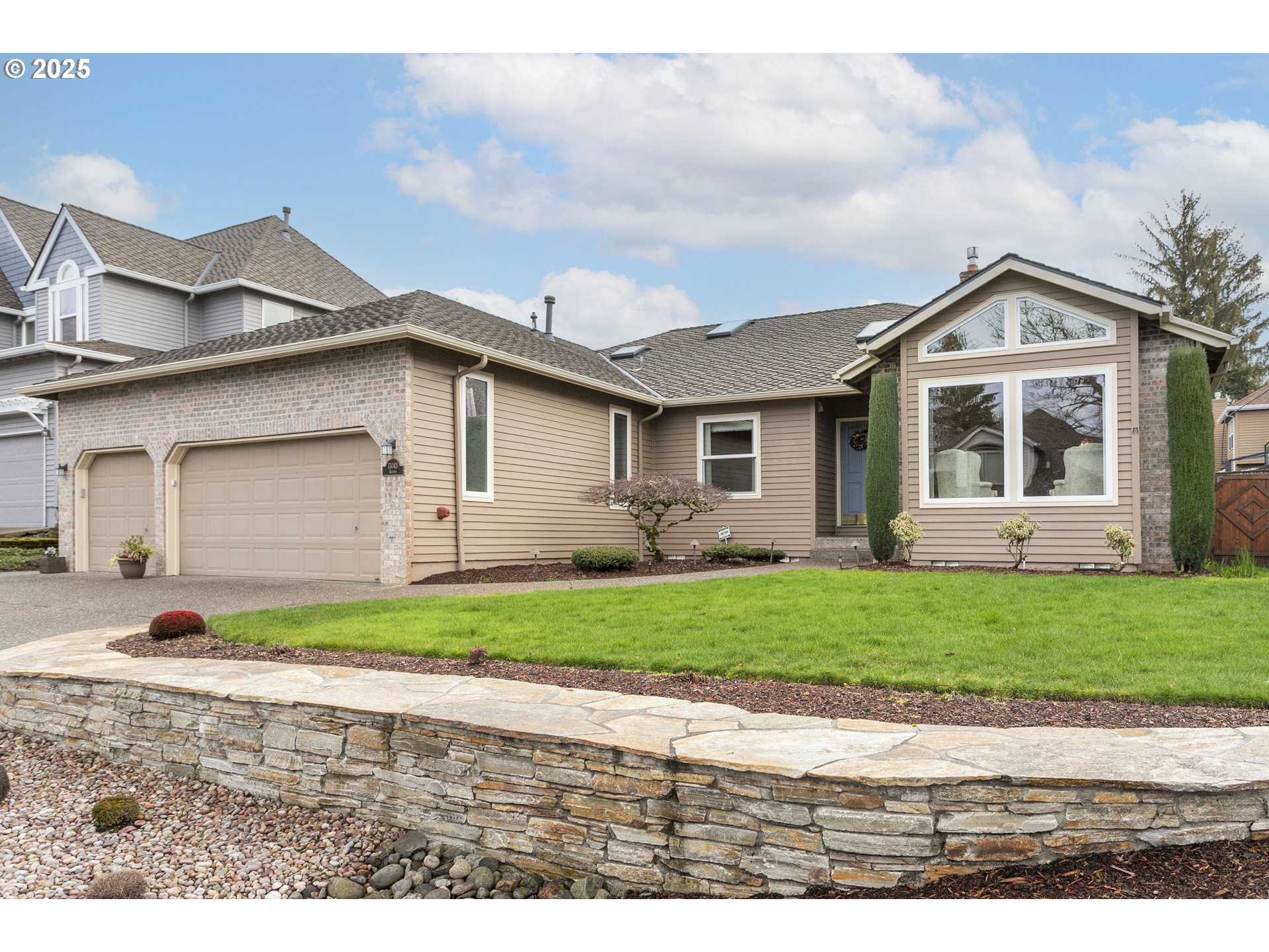 13043 Rogers Road Lake Oswego, OR 97035 - Photo 4 of 39 Gallery Image 4