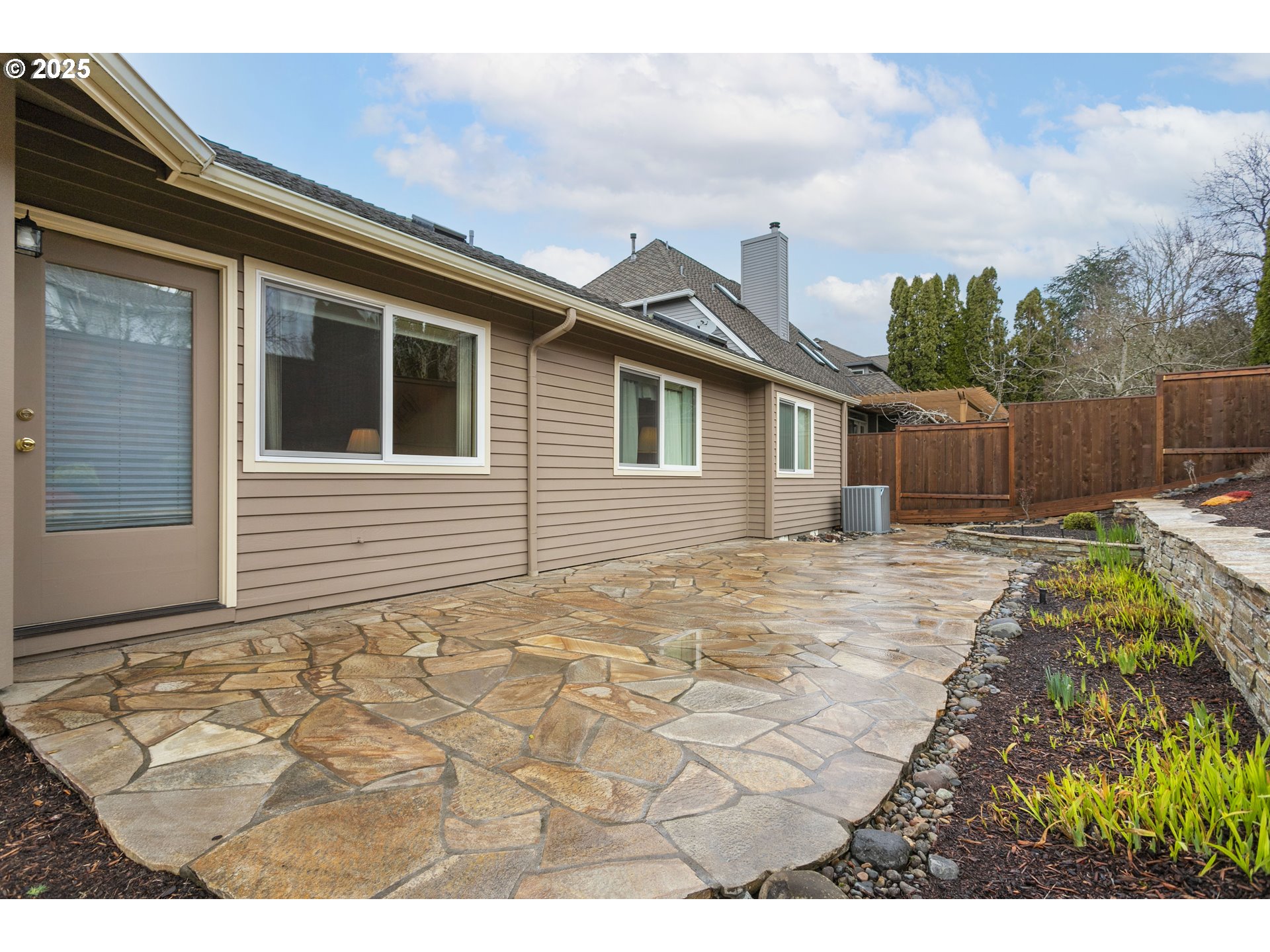 13043 Rogers Road Lake Oswego, OR 97035 - Photo 8 of 39 Gallery Image 8