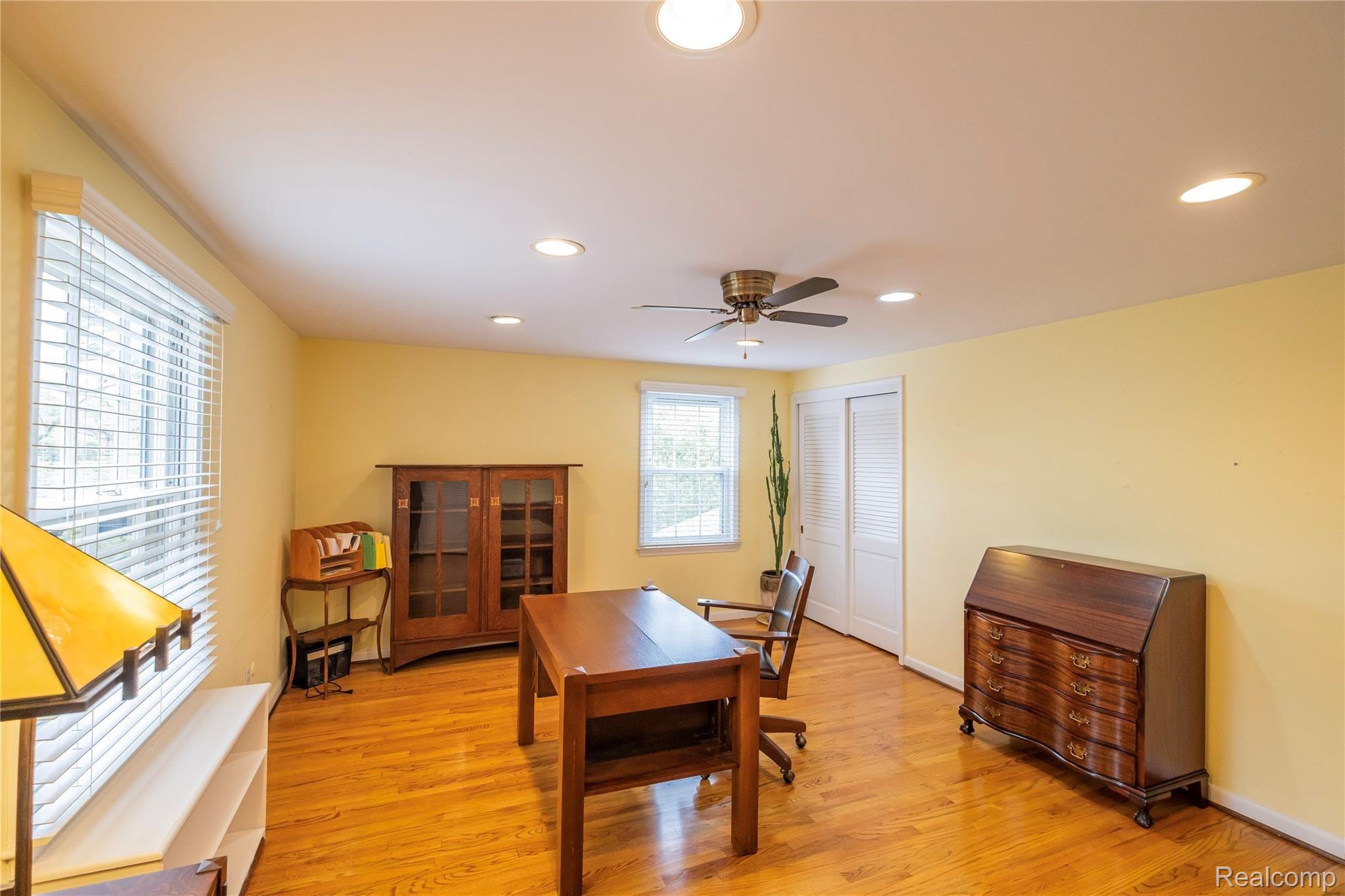 3440 West Maple Road Bloomfield Hills, MI 48301 - Photo 25 of 42 32-DSCF3971.jpg
