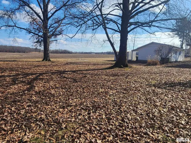 $187,000 | 300 North 8th Street, Elkville, IL 62932