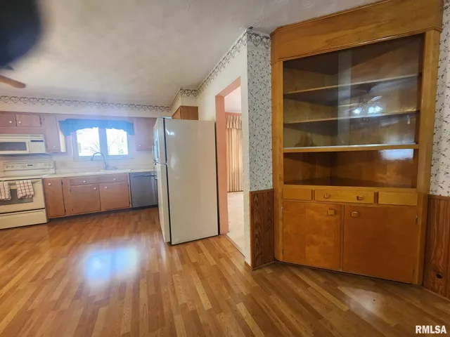 $187,000 | 300 North 8th Street, Elkville, IL 62932