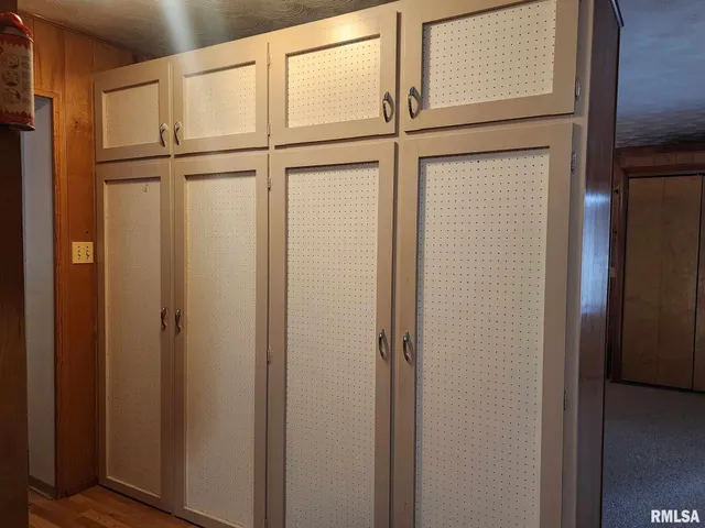 $187,000 | 300 North 8th Street, Elkville, IL 62932