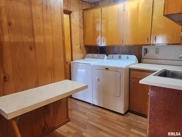 $187,000 | 300 North 8th Street, Elkville, IL 62932