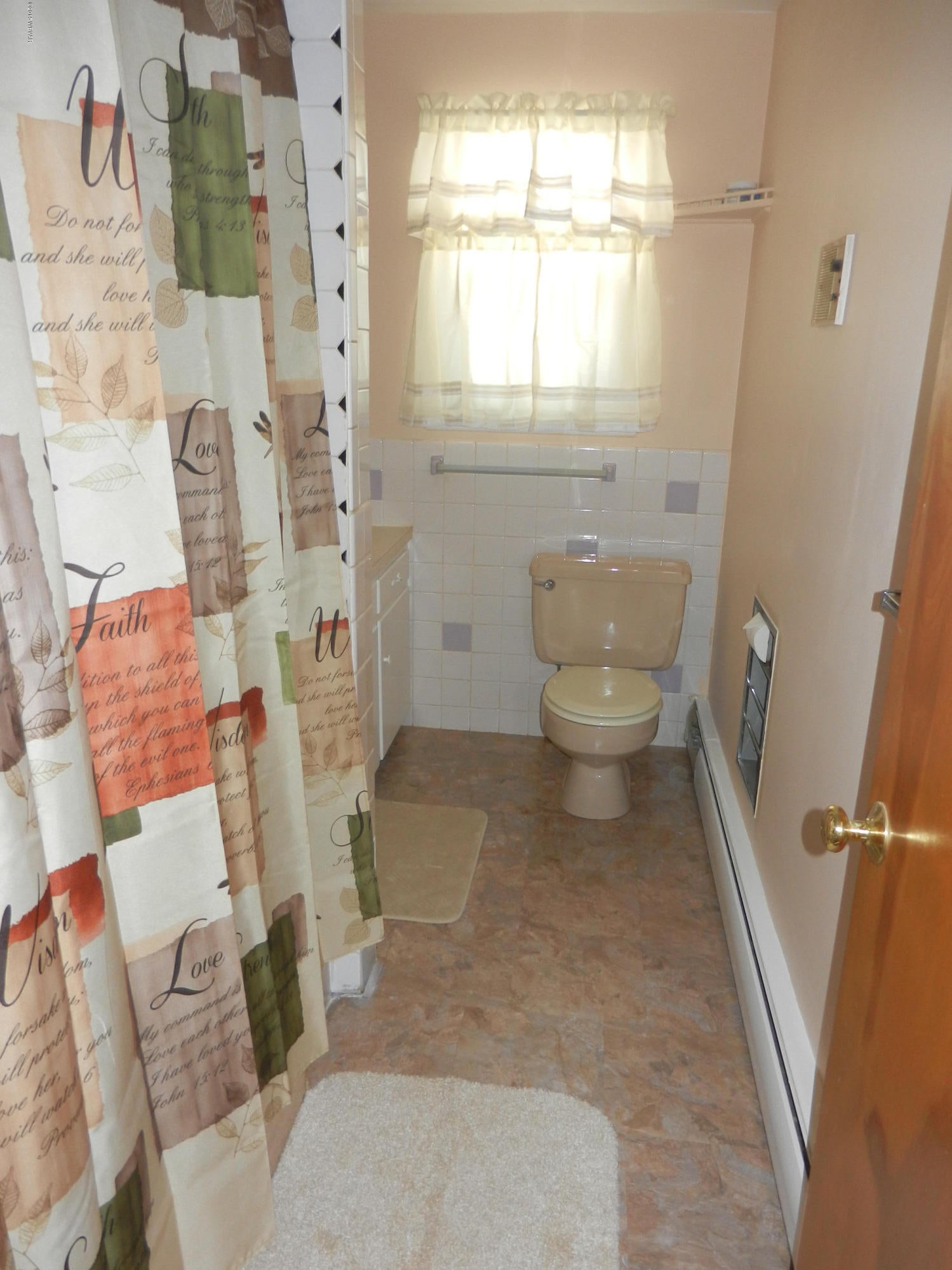 2215 Reed Street Williamsport, PA 17701 - Photo 13 of 17 Full Bath