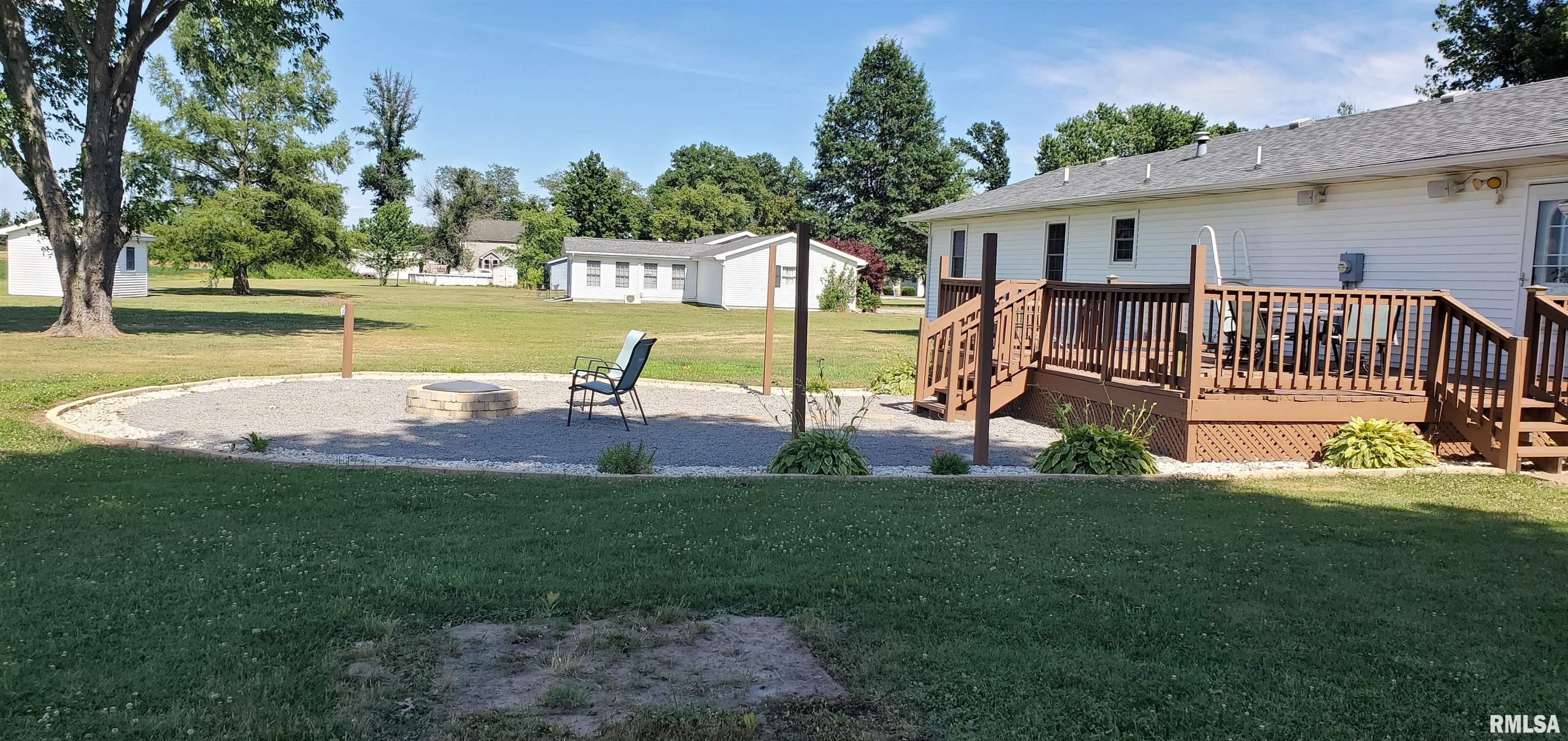 8543 Emling Road Du Quoin, IL 62832 - Photo 3 of 19 Gallery Image 3