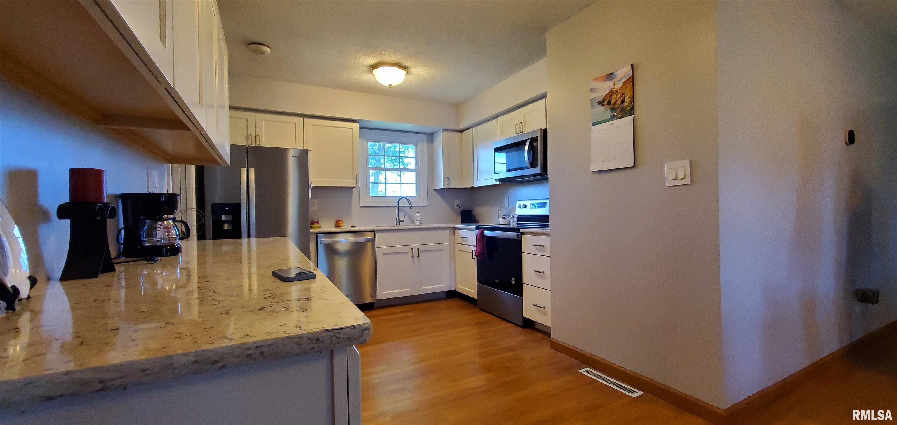 8543 Emling Road Du Quoin, IL 62832 - Photo 8 of 19 Gallery Image 8