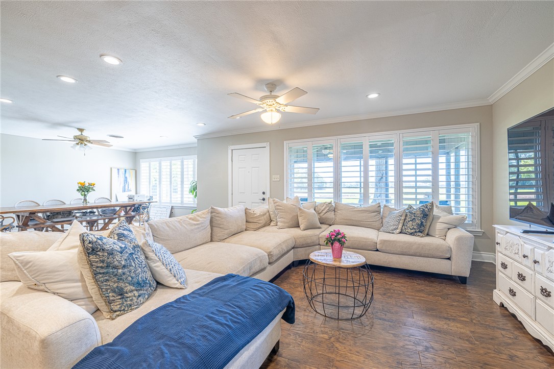 7654 County Road 121 Wharton, TX 77488 - Photo 5 of 47