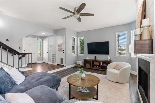 $1,200,000 | 2649 Elden Avenue, Unit E, Costa Mesa, CA 92627