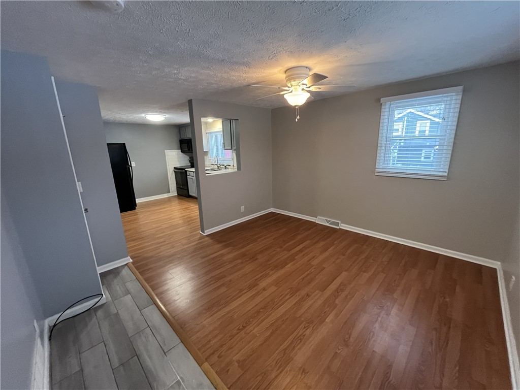 893 Hard, Unit 3 Webster, NY 14580 - Photo 3 of 15