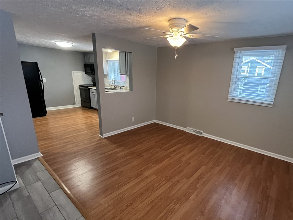 893 Hard, Unit 3 Webster, NY 14580 - Photo 4 of 15