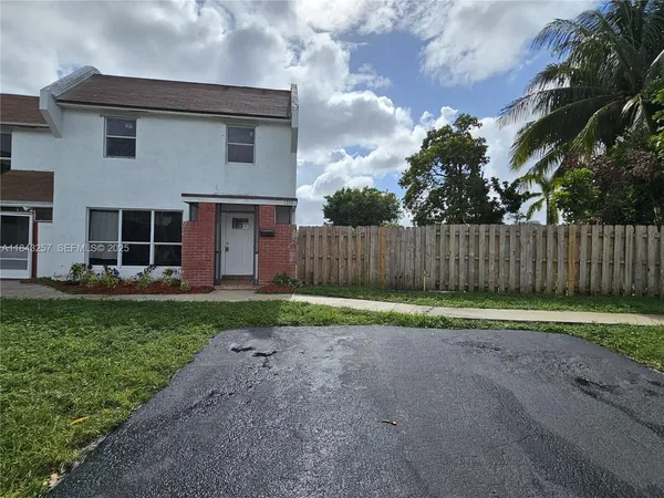 $3,475 | 1358 Silverado, North Lauderdale, FL 33068
