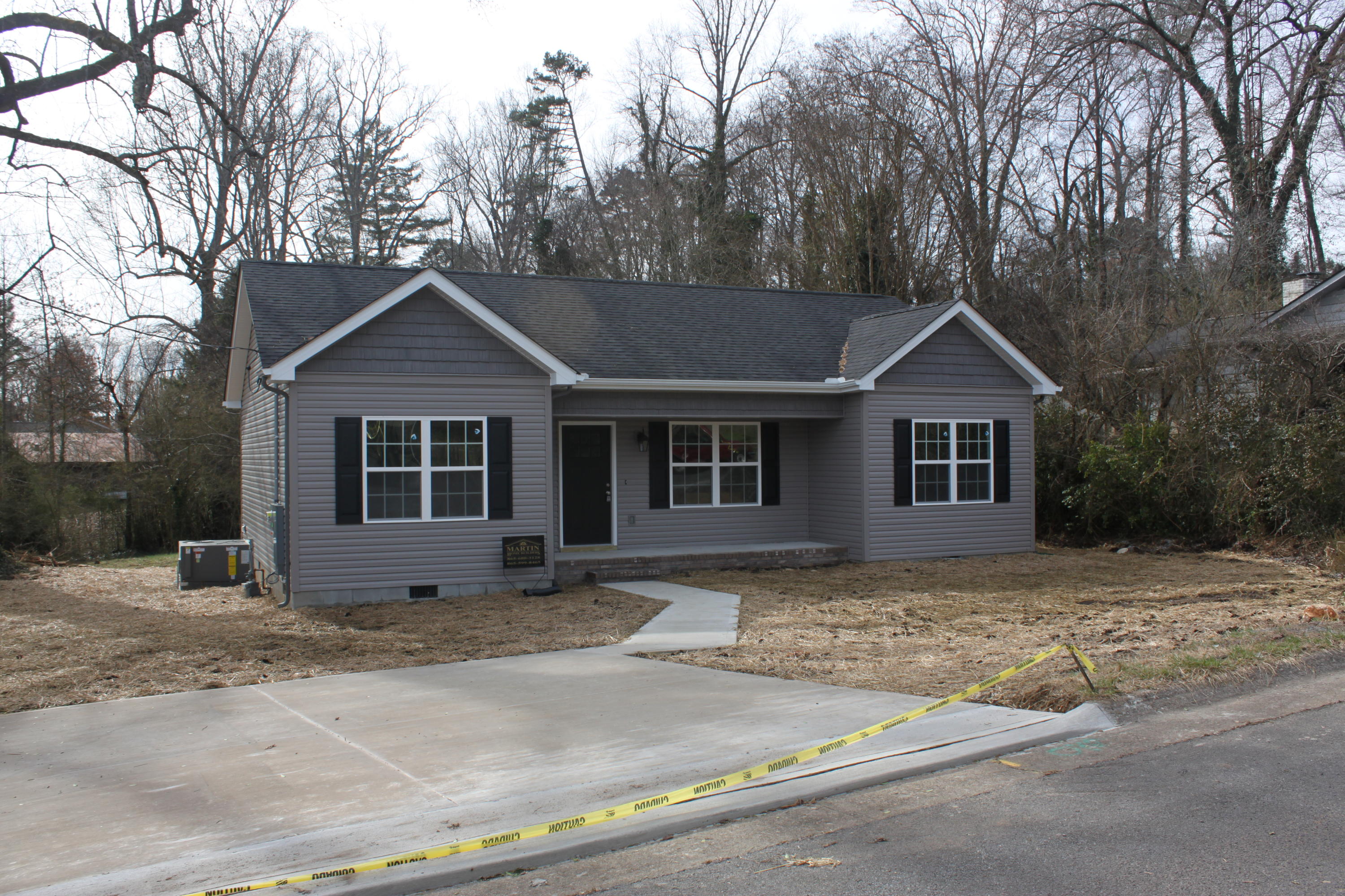 313 West Faunce Road Oak Ridge, TN 37830 - Photo 2 of 19 IMG_8194