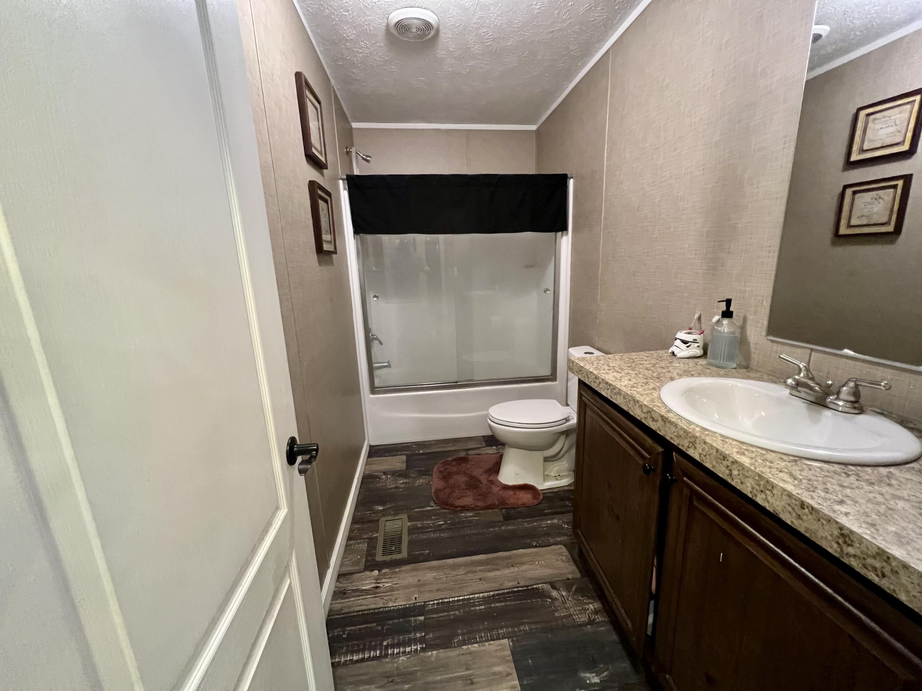 1145 Old Whitney Road Somerset, KY 42501 - Photo 18 of 65 Hall Bathroom