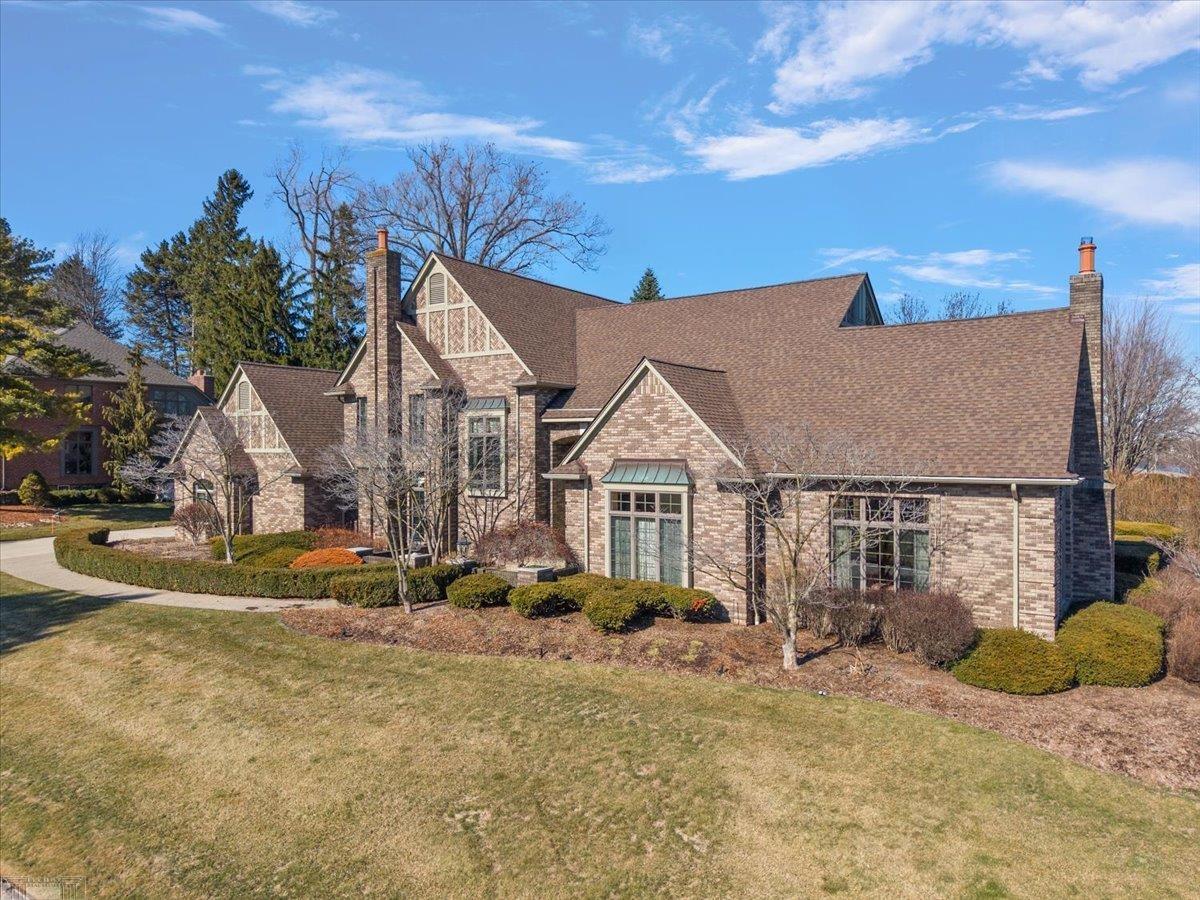207 Lake Shore Road Grosse Pointe, MI 48236 - Photo 4 of 91