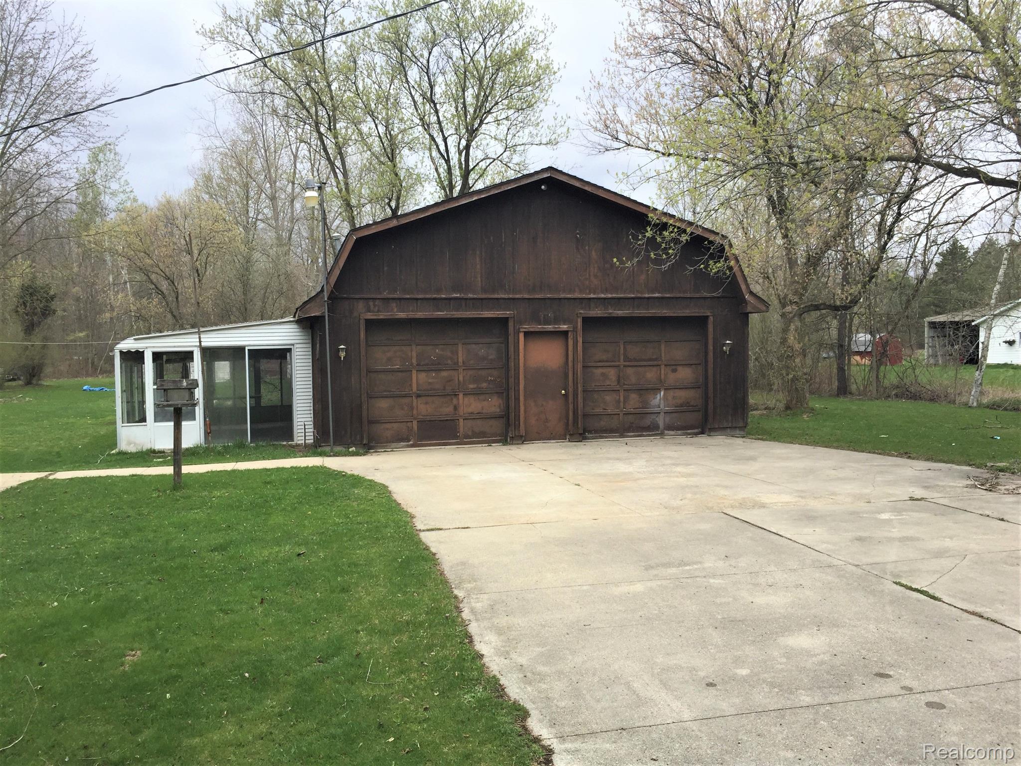1903 Maple Road Smiths Creek, MI 48074 - Photo 3 of 34 Gallery Image 3
