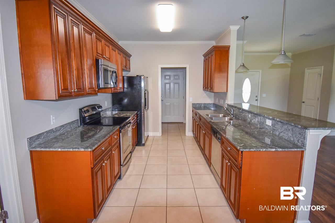 13708 Charmont Way Loxley, AL 36551 - Photo 5 of 16 Kitchen