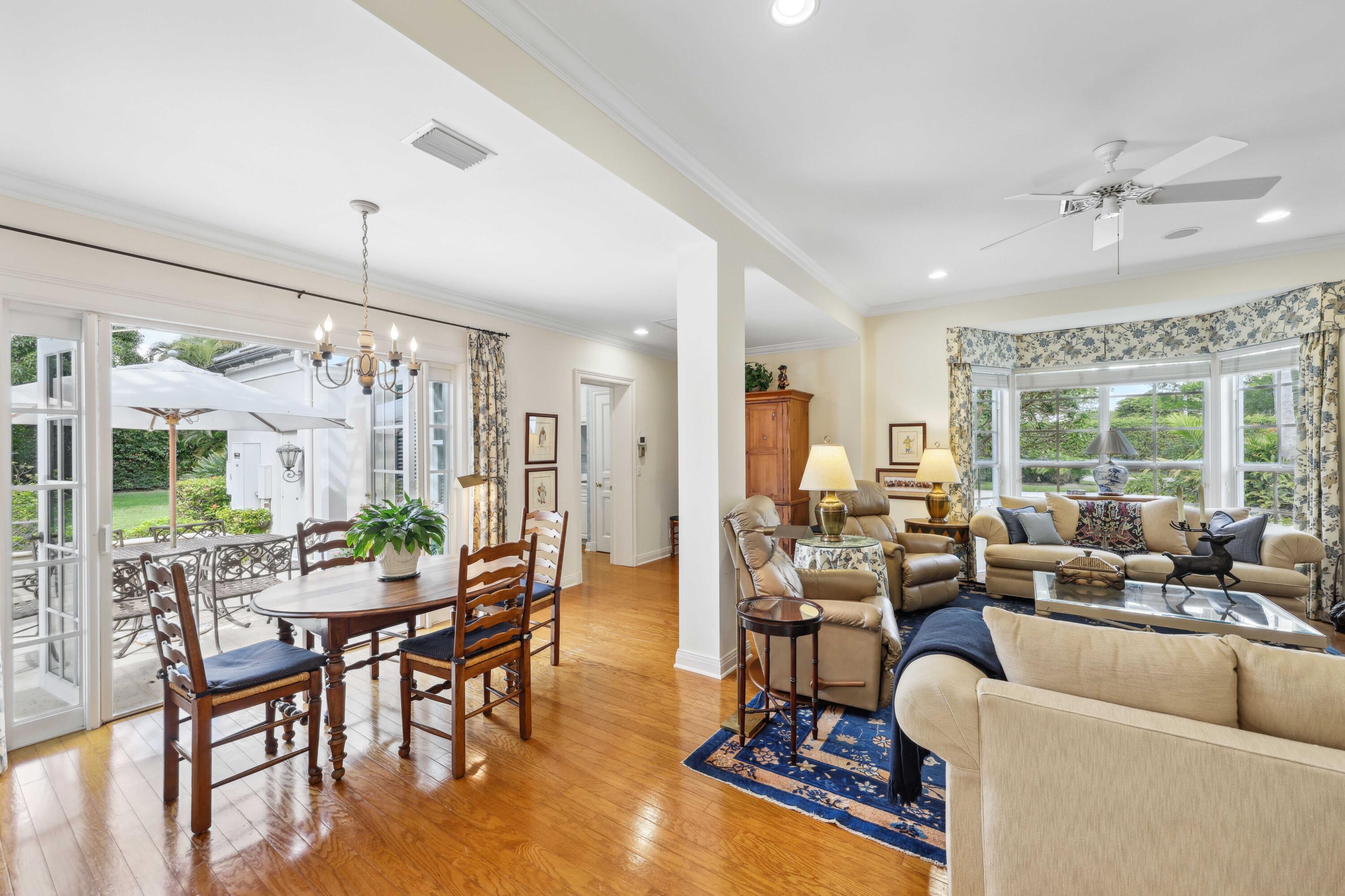 26 Country Road Boynton Beach, FL 33436 - Photo 23 of 57 Eat-in Kitchen / Family Room