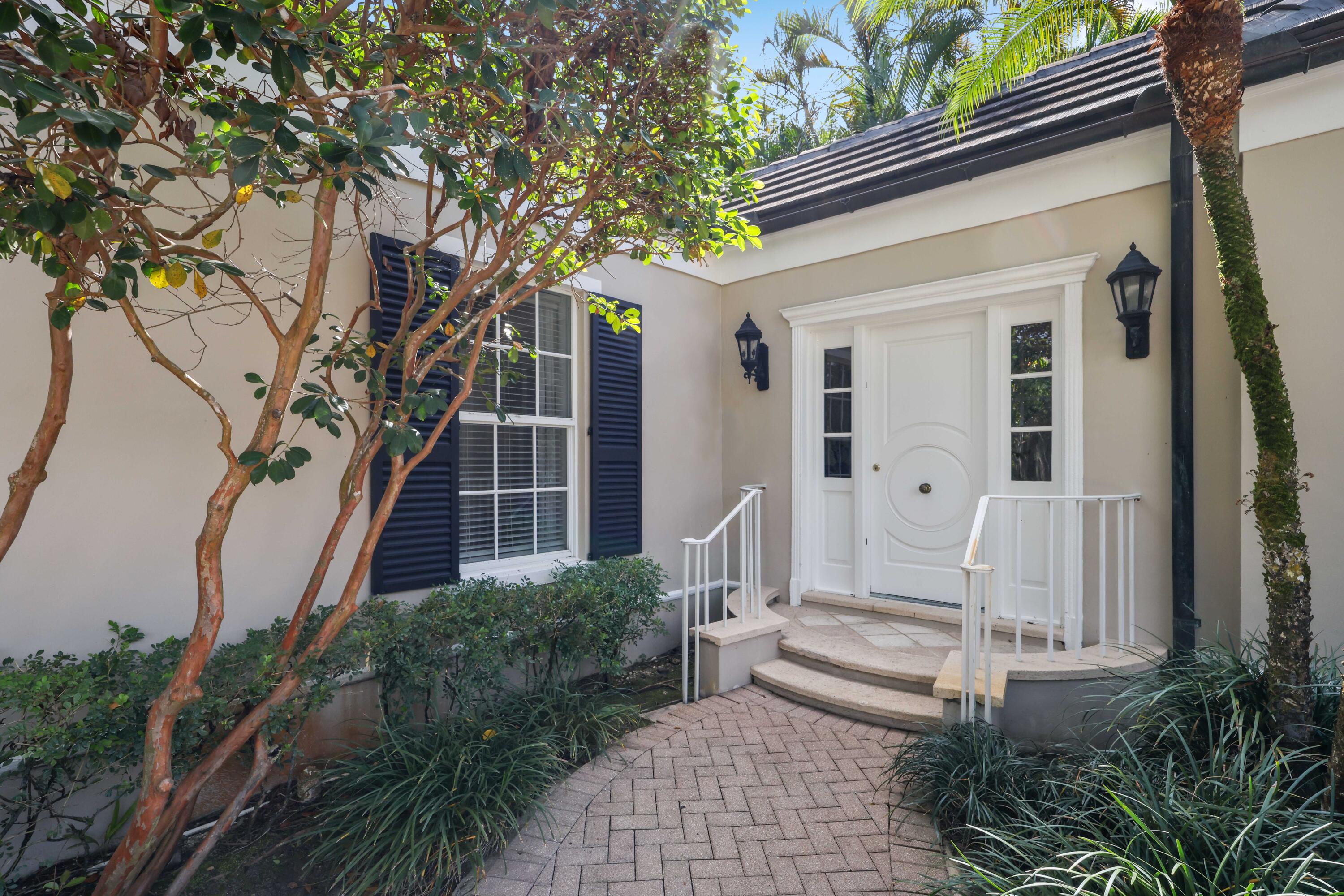 26 Country Road Boynton Beach, FL 33436 - Photo 52 of 57 Guest Wing Entrance