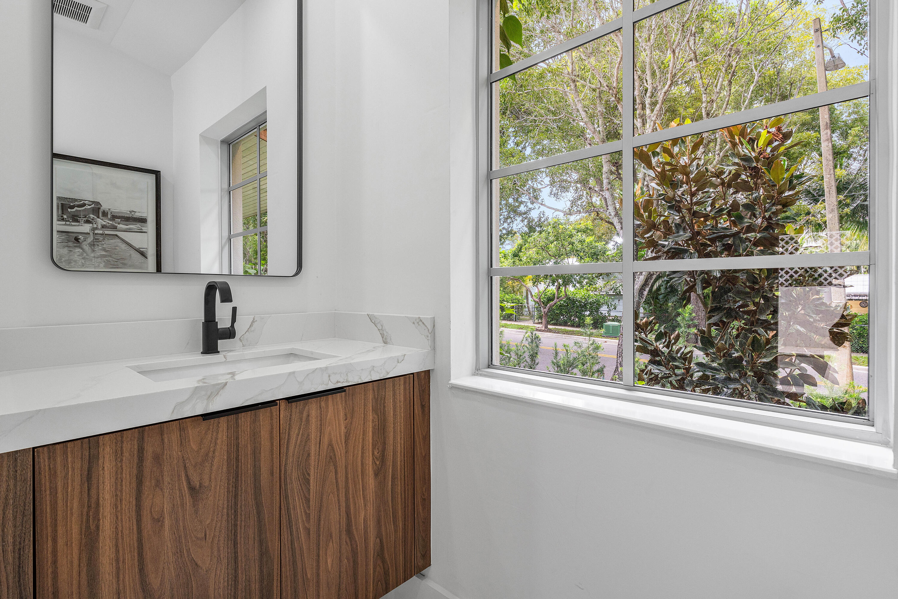 2330 Lake Avenue, Unit 2330 West Palm Beach, FL 33401 - Photo 32 of 44 a view of a window in a room