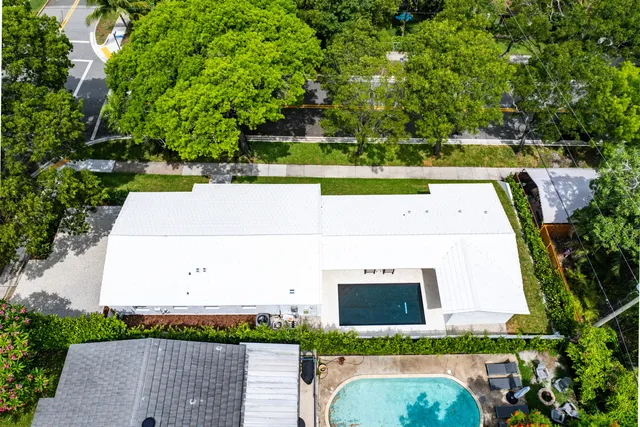 a view of an outdoor space