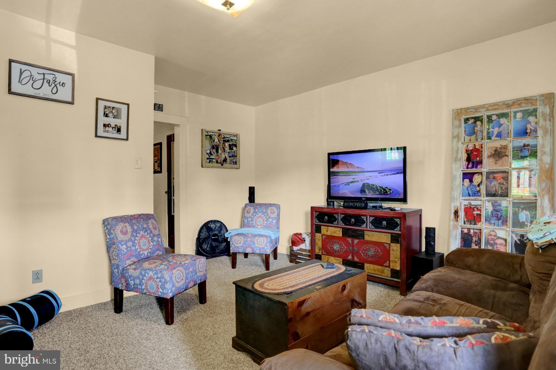 143 East Elm Street Reading, PA 19607 - Photo 8 of 18 1st Floor Living Room