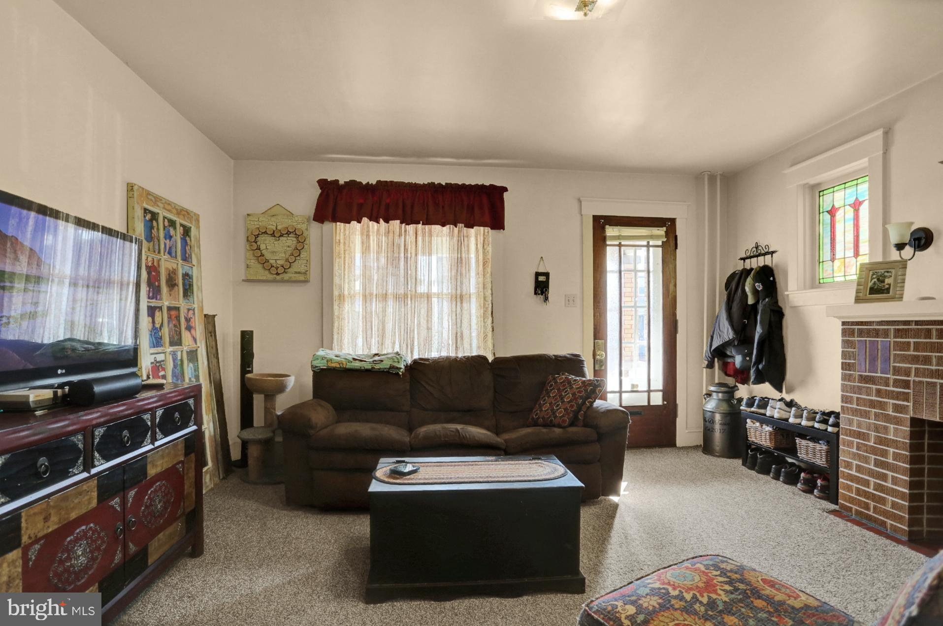 143 East Elm Street Reading, PA 19607 - Photo 9 of 18 First Floor Living Room