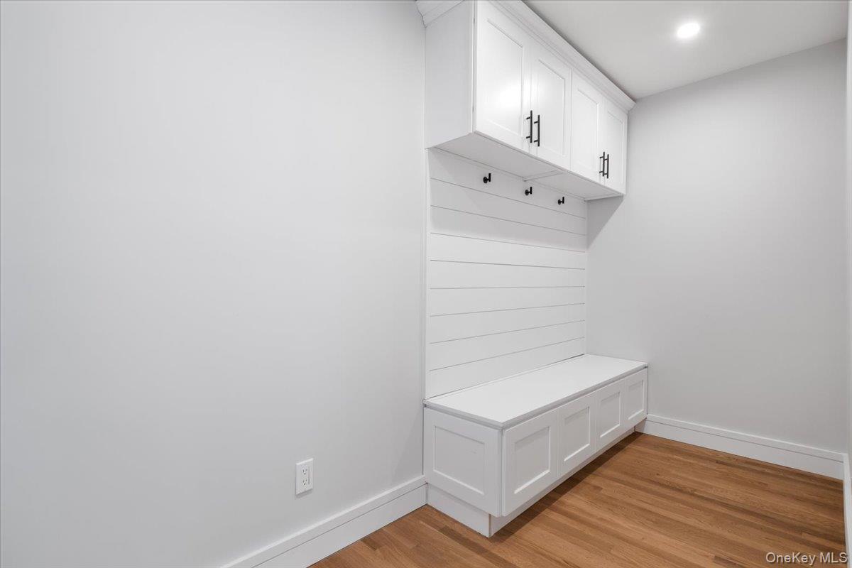 9 Shady Road Ardsley, NY 10502 - Photo 12 of 41 Mudroom off garage and kitchen