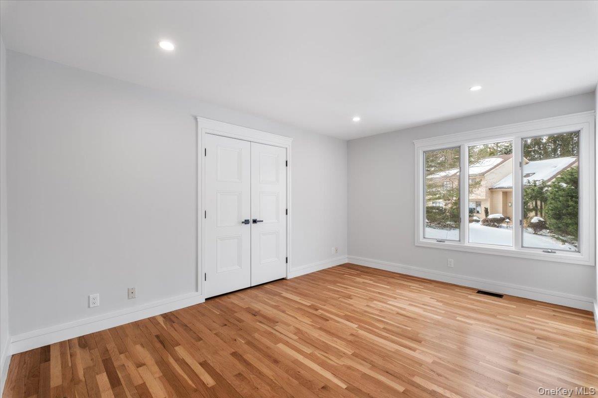 9 Shady Road Ardsley, NY 10502 - Photo 26 of 41 1st Floor Bedroom alternate view
