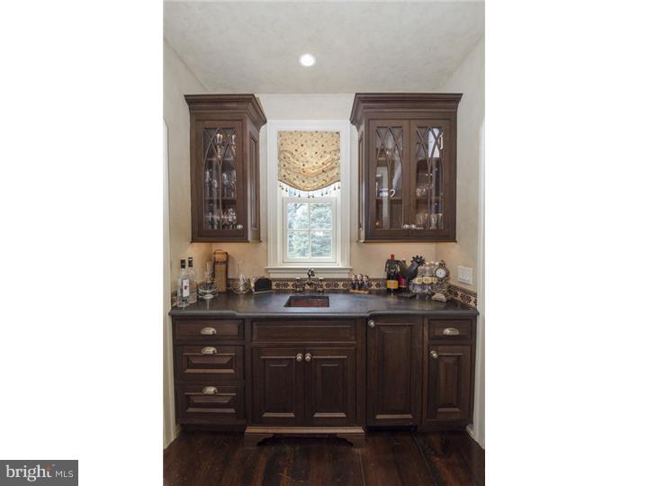 317 Edgehill Road Wayne, PA 19087 - Photo 7 of 25