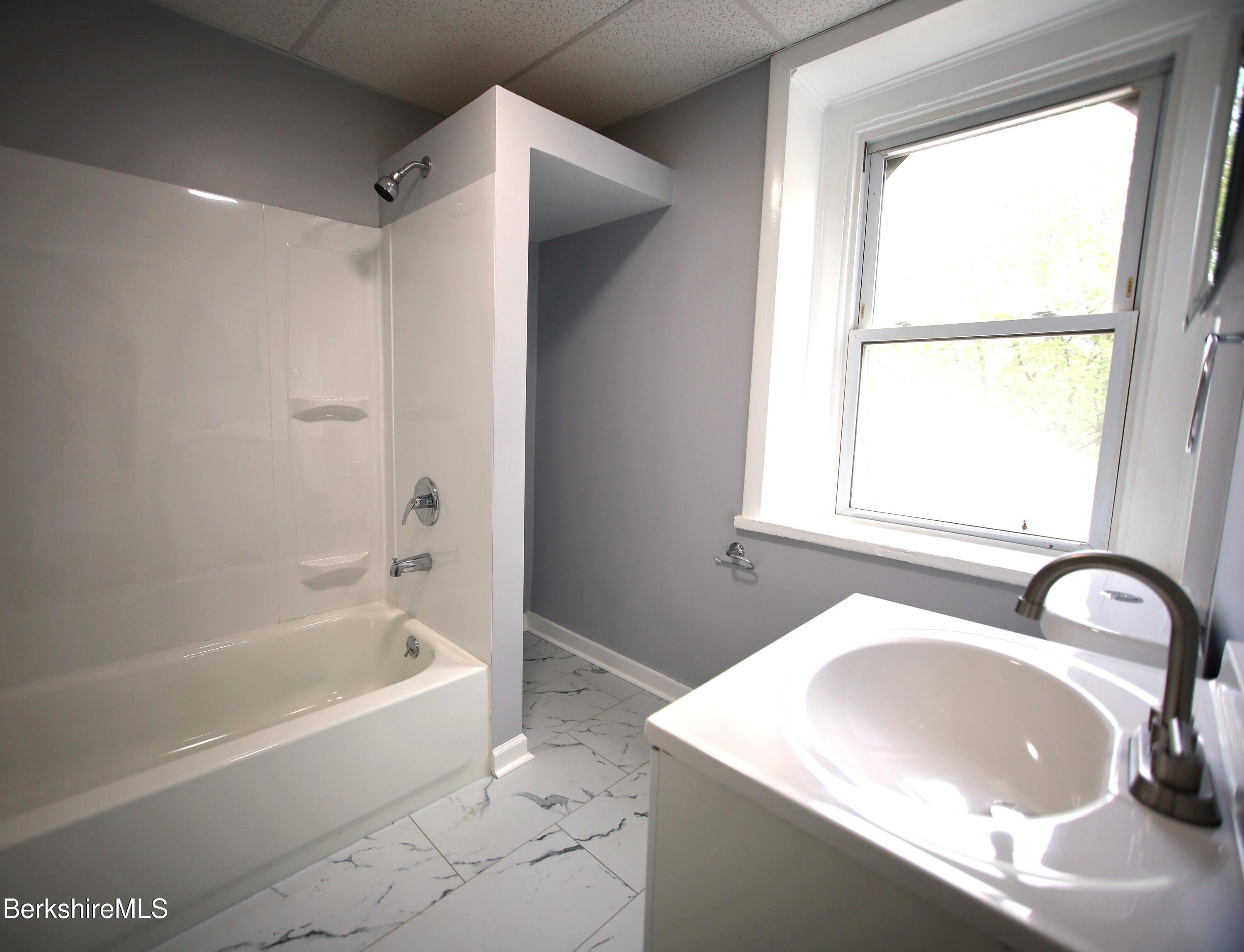 68 Union Street Pittsfield, MA 01201 - Photo 4 of 8 74-3 Union - Bathroom