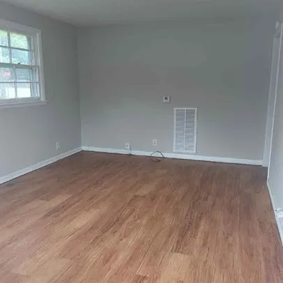 $1,295 | 100 Glenmont Drive, Unit B, Nashville, TN 37210