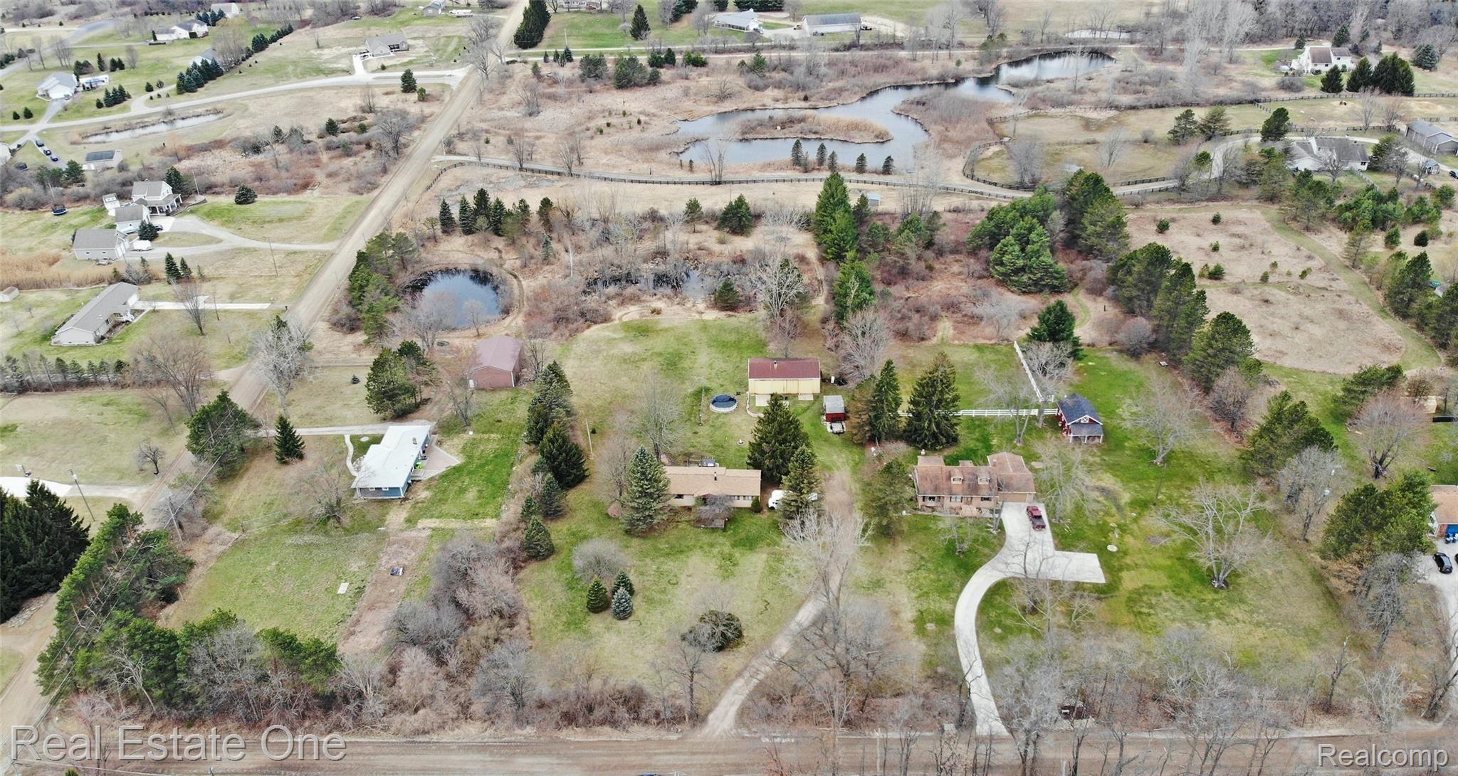 940 South Hurd Road Oxford, MI 48371 - Photo 31 of 57 31) Aerial Front.jpg