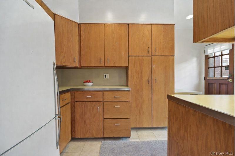 36 Sagamore Road Bronxville, NY 10708 - Photo 8 of 15