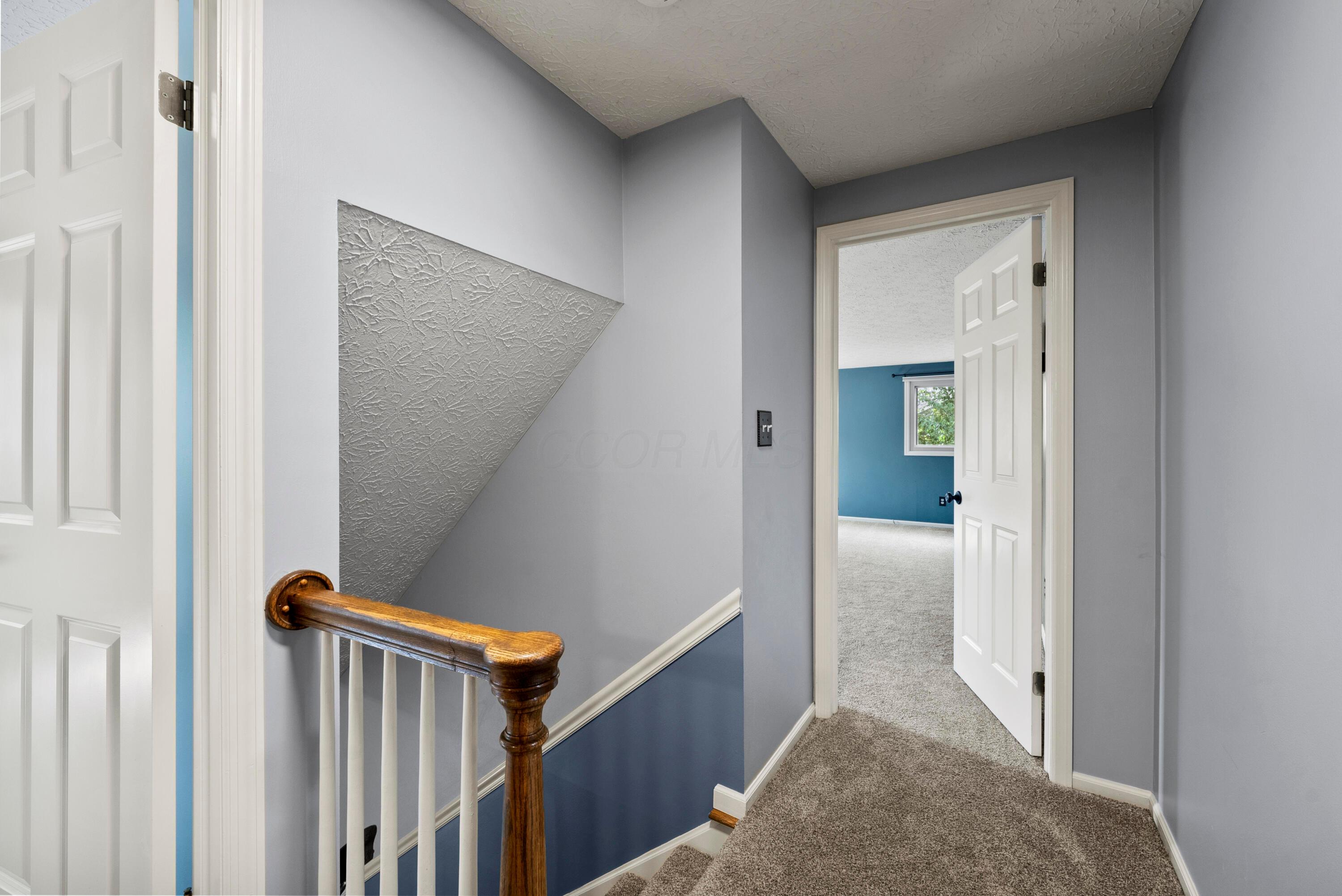 1668 McCoy Road Columbus, OH 43220 - Photo 21 of 52 Hallway