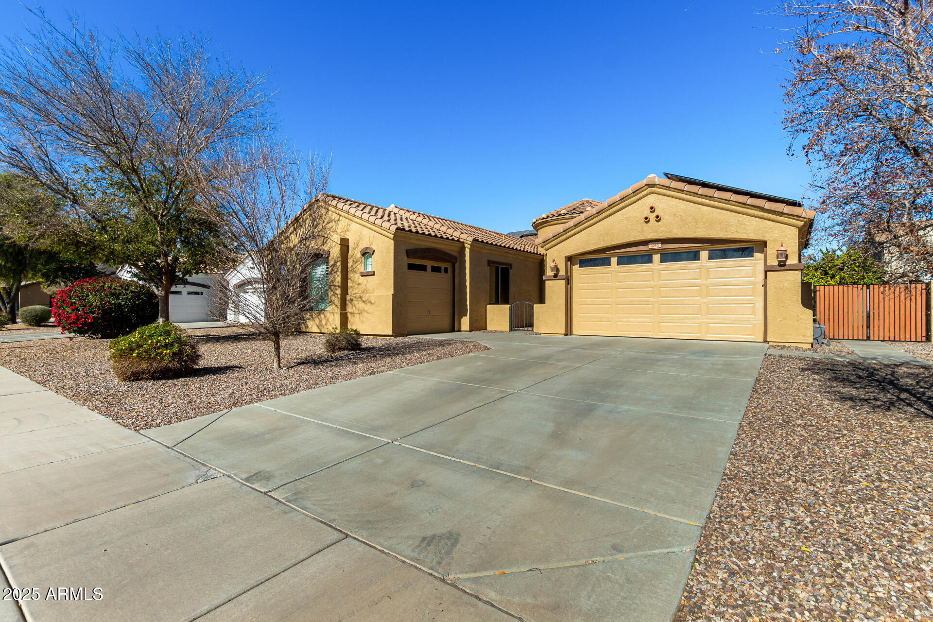 1246 East Baranca Road Gilbert, AZ 85297 - Photo 4 of 38 front