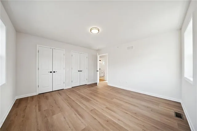 a view of empty room with window