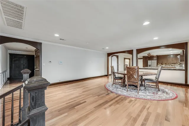 $6,000 | 4900 Balcones Drive, Austin, TX 78731