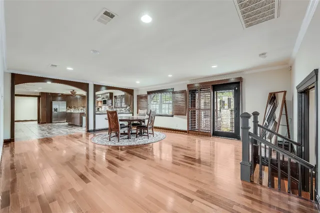 $6,000 | 4900 Balcones Drive, Austin, TX 78731