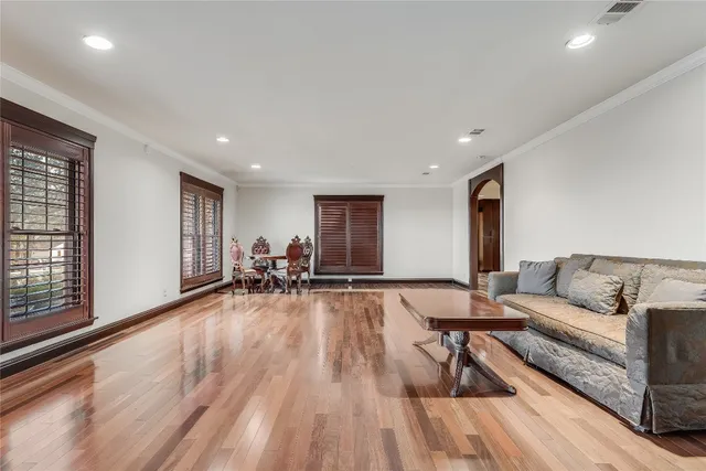 $6,000 | 4900 Balcones Drive, Austin, TX 78731