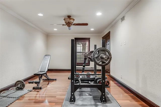 $6,000 | 4900 Balcones Drive, Austin, TX 78731