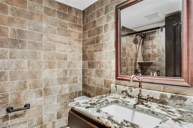 $6,000 | 4900 Balcones Drive, Austin, TX 78731