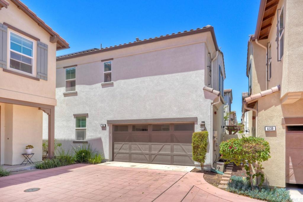 4141 Mission Tree Way Oceanside, CA 92057 - Photo 25 of 29 Cobblestone driveway