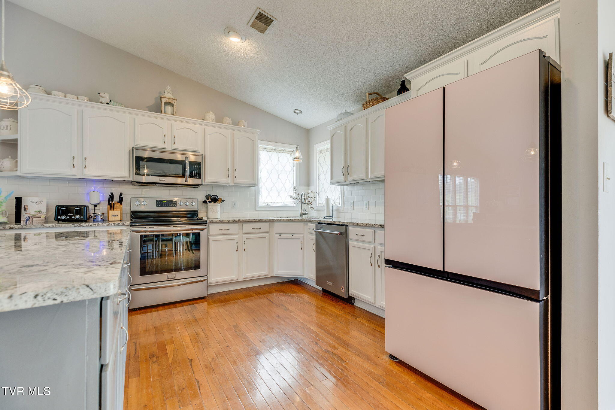 5394 Dishner Valley Road Bristol, VA 24202 - Photo 11 of 41 011