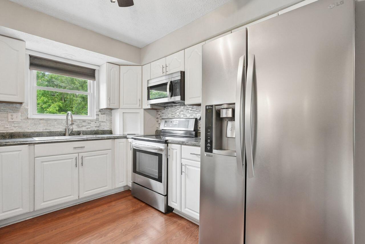 214 Greenbrier Road Sunbury, OH 43074 - Photo 11 of 39