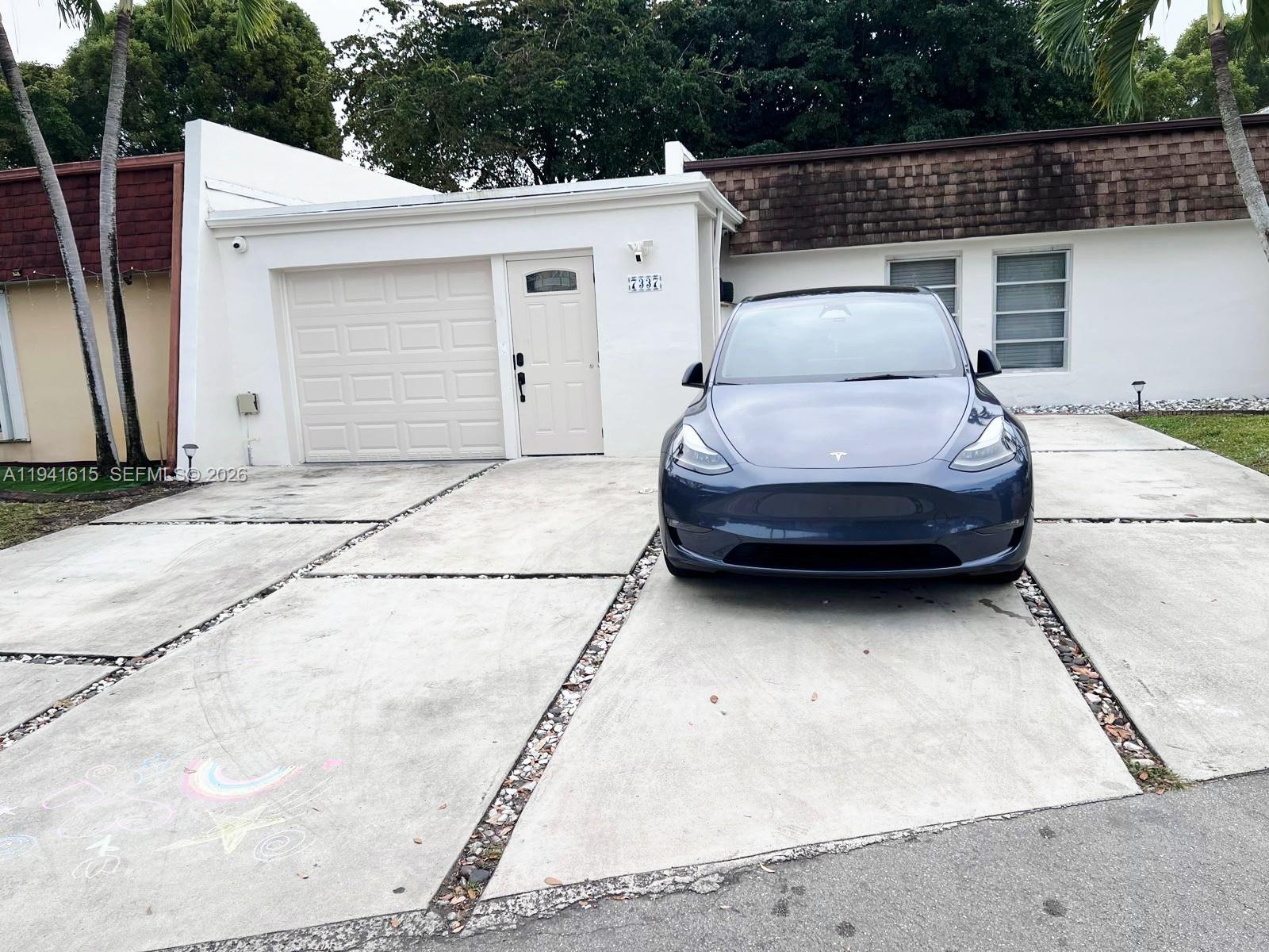 7337 Stardust Drive Hialeah, FL 33015 - Photo 1 of 11