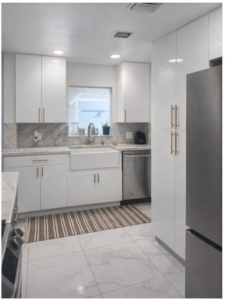 7337 Stardust Drive Hialeah, FL 33015 - Photo 5 of 11